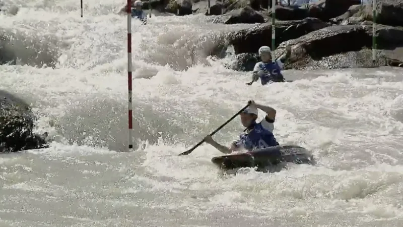Mladí vodní slalomáři zahájili MS čtyřmi zlaty v ženských hlídkách