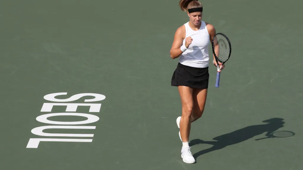 Karolína Muchová se raduje v utkání na turnaji v Soulu