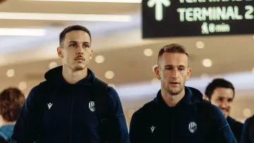 Plzeňští fotbalisté odletěli do Skotska, čekají je Rangers