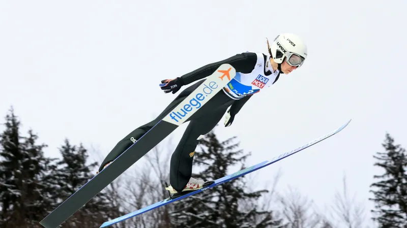 Skok Karolíny Indráčkové ve 2. kole závodu v Zaó