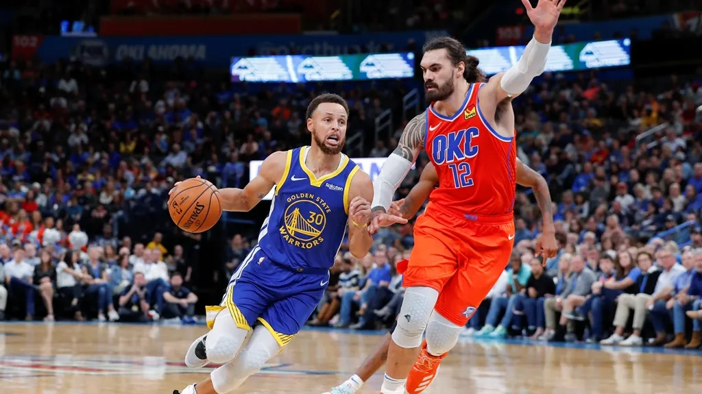 Stephen Curry z Golden State v utkání s Oklahomou