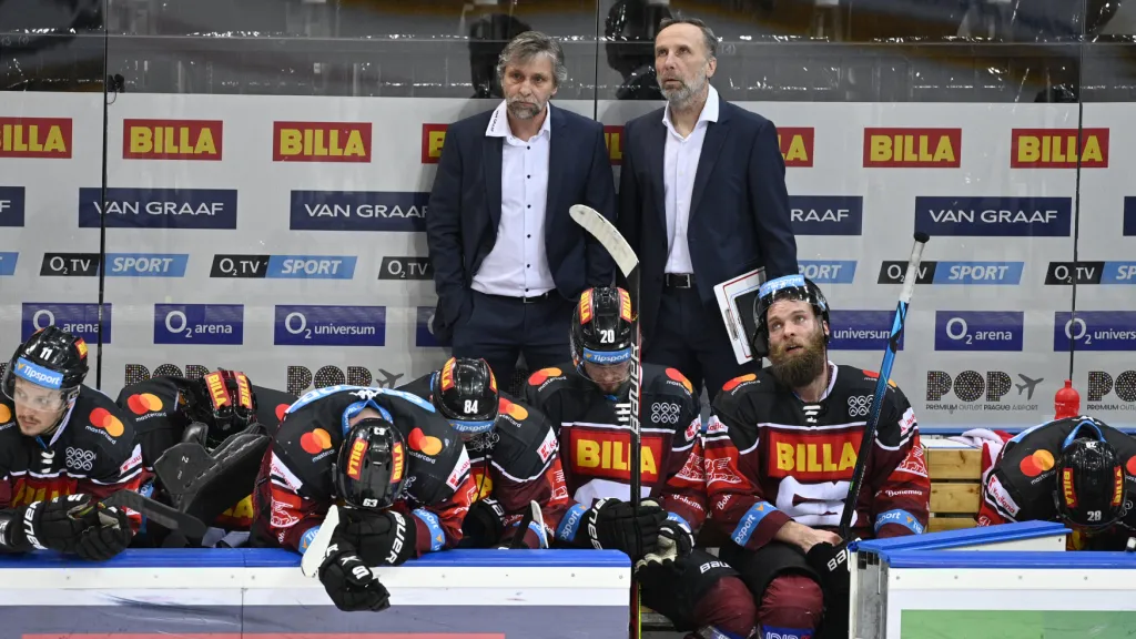 Smutní sparťané na střídačce