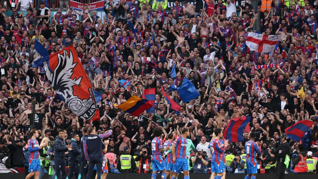 Crystal Palace slaví postup do finále FA Cupu