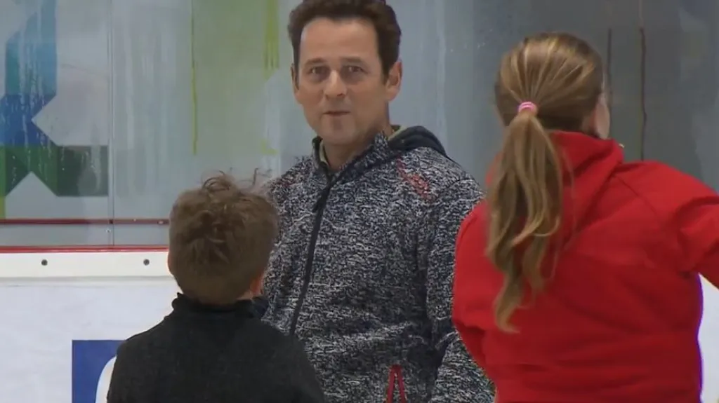 Krasobruslař Barna vede letní kemp ve Slaném