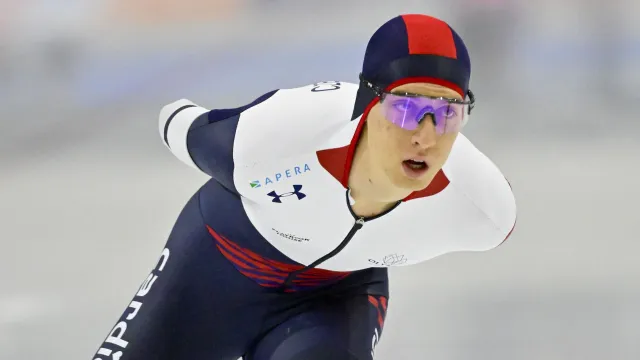 Vítězná jízda Metoděje Jílka v závodě na 10 km v Heerenveenu