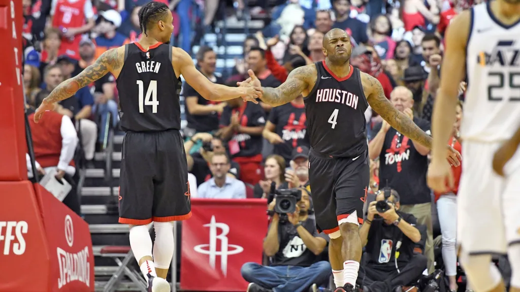 Radost basketbalistů Houstonu