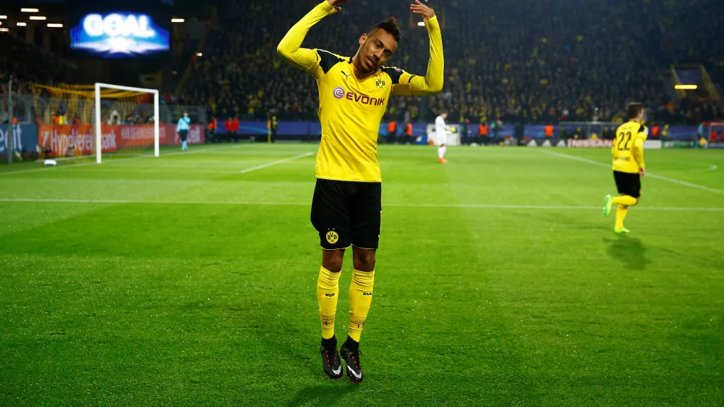 Slavící Pierre-Emerick Aubameyang