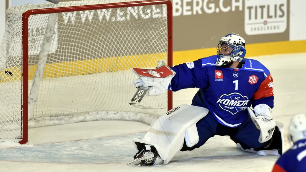 Brněnský Marek Čiliak inkasuje branku