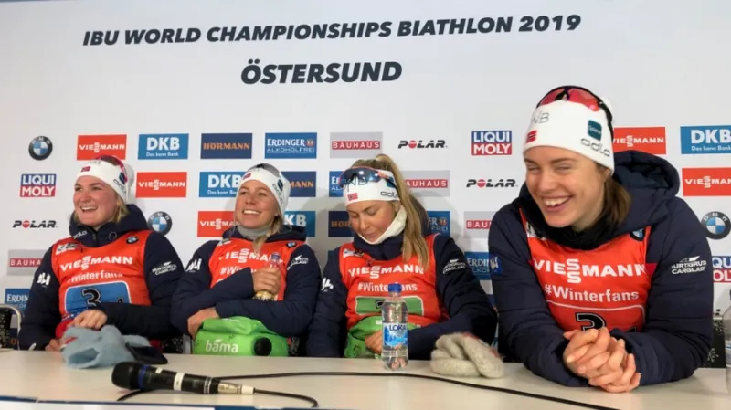 Vítězné kvarteto norských biatlonistek