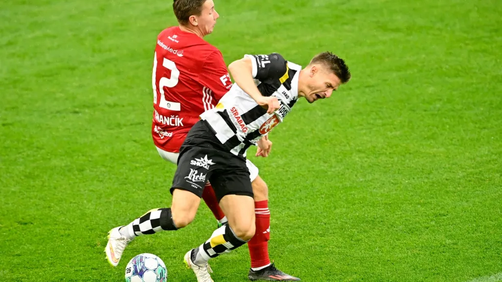 Václav Pilař v souboji s Pavlem Osmančíkem