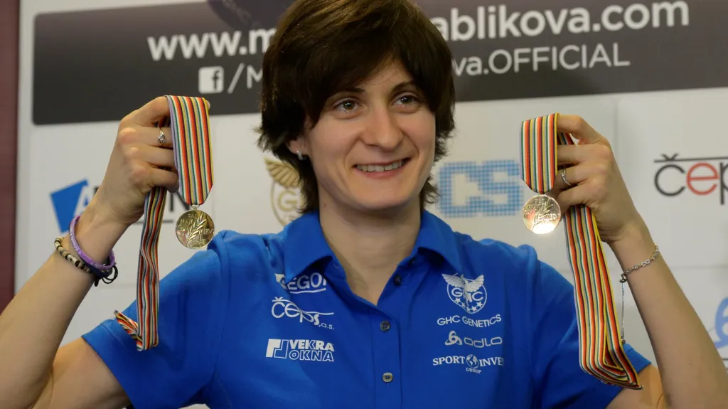 Martina Sáblíková se zlatými medailemi z MS 2016