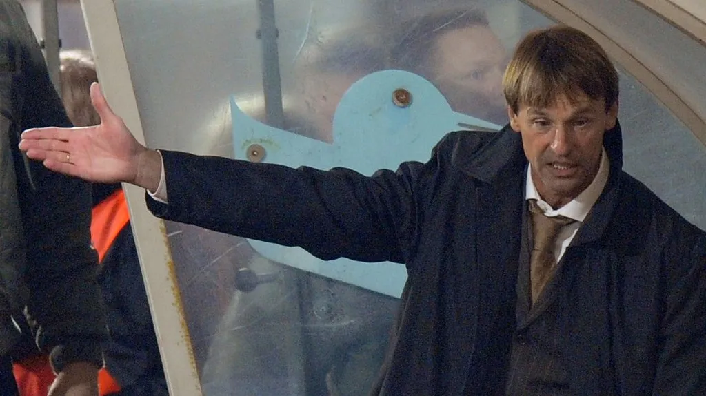 František Straka na lavičce Slavie