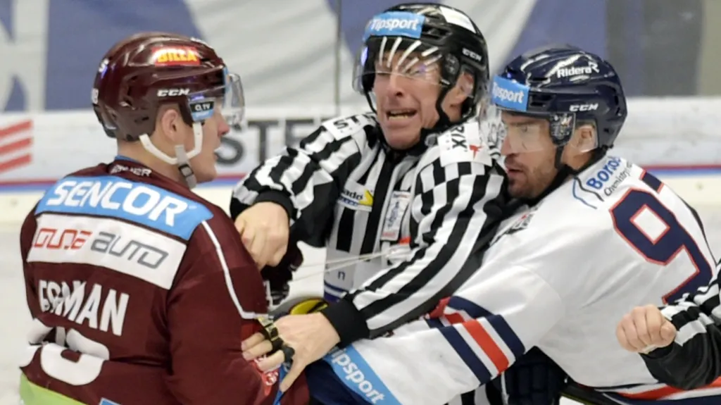 Miroslav Forman ze Sparty v roztržce s Josefem Hrabalem z Vítkovic