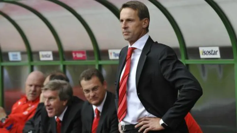 František Straka na reprezentační lavičce v utkání proti Maltě