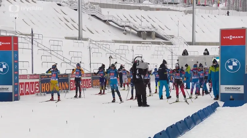 Sestřih štafety biatlonistek v Oberhofu