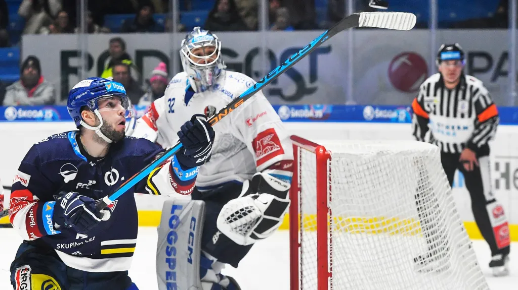 Českobudějovický útočník Martins Dzierkals v akci v utkání proti Plzni