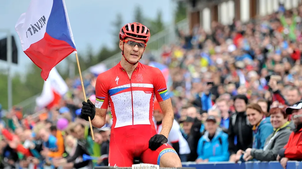 Jaroslav Kulhavý slaví vítězství v Novém Městě na Moravě
