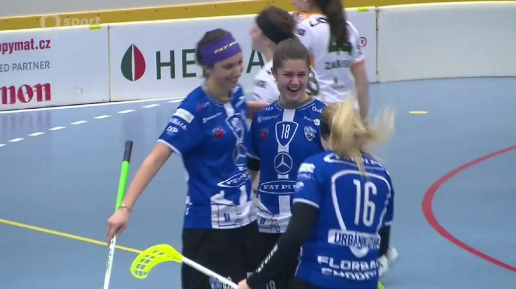 Radost florbalistek Chodova