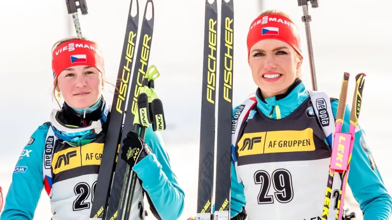 Gabriela Koukalová a Veronika Vítková - čtvrtá a pátá žena sprintu