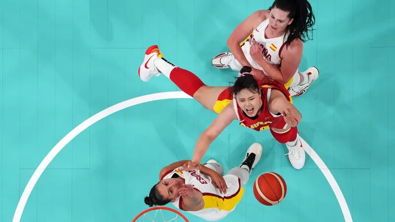 Čínská pivotmanka Jüe-žu Li se snaží prosadit proti Španělkám