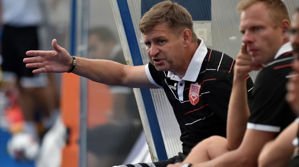 Miroslav Soukup na lavičce Bahrajnu