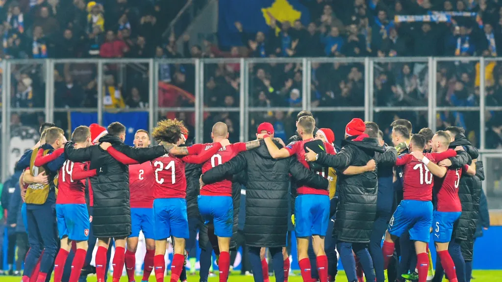Slavící čeští fotbalisté