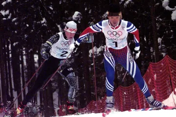 Kateřina Neumannová s Larisou Lazutinovou v naganské stíhačce