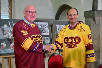 Slavomír Pavlíček (vlevo) ze společnosti SPM Invest a primátor Jihlavy Petr Ryška