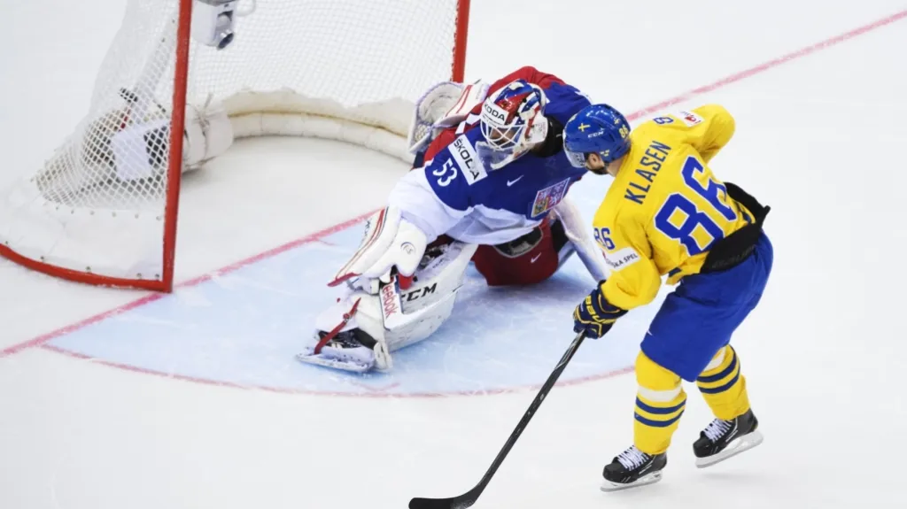 Linus Klasen úspěšně proměnil nájezd na Saláka