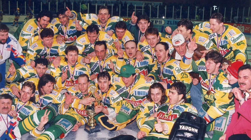 Extraligoví mistři ze Vsetína v roce 1995