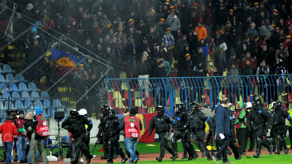 Nepokoje během utkání Slovan Bratislava - Sparta Praha