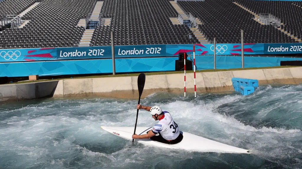 Vodní kanál v Lee Colney