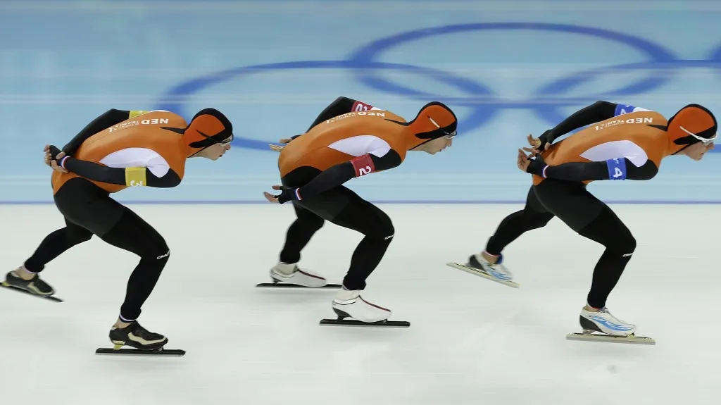 Nizozemské trio ve stíhacím závodě družstev