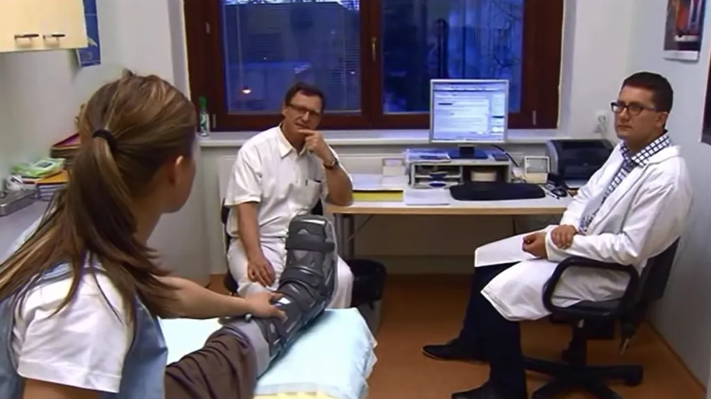 Samkovou omezuje zraněný kotník a nuceně zůstává v klidu