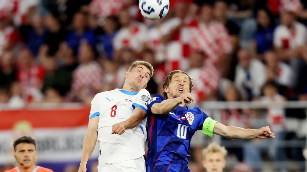 Michal Sadílek s Lukou Modričem