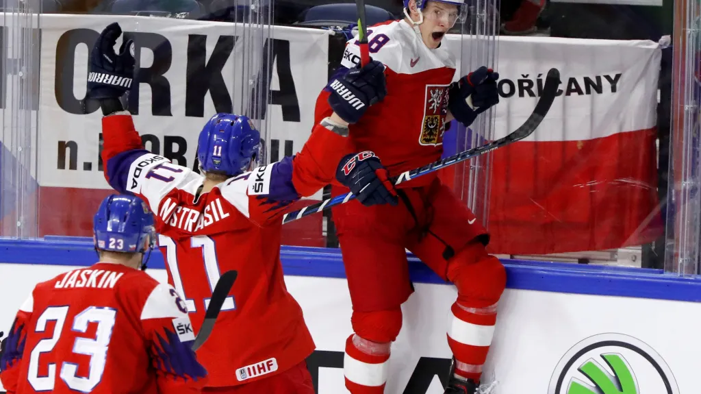 Dominik Kubalík oslavuje gól 