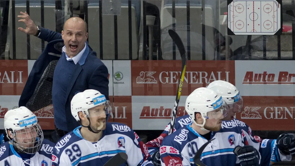 Martin Straka na lavičce Plzně