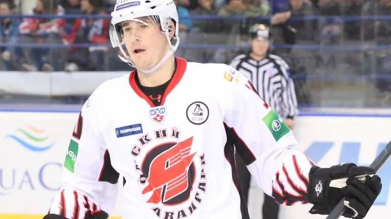 Roman Červenka v dresu Omsku