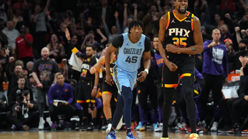 Kevin Durant v utkání s Memphisem