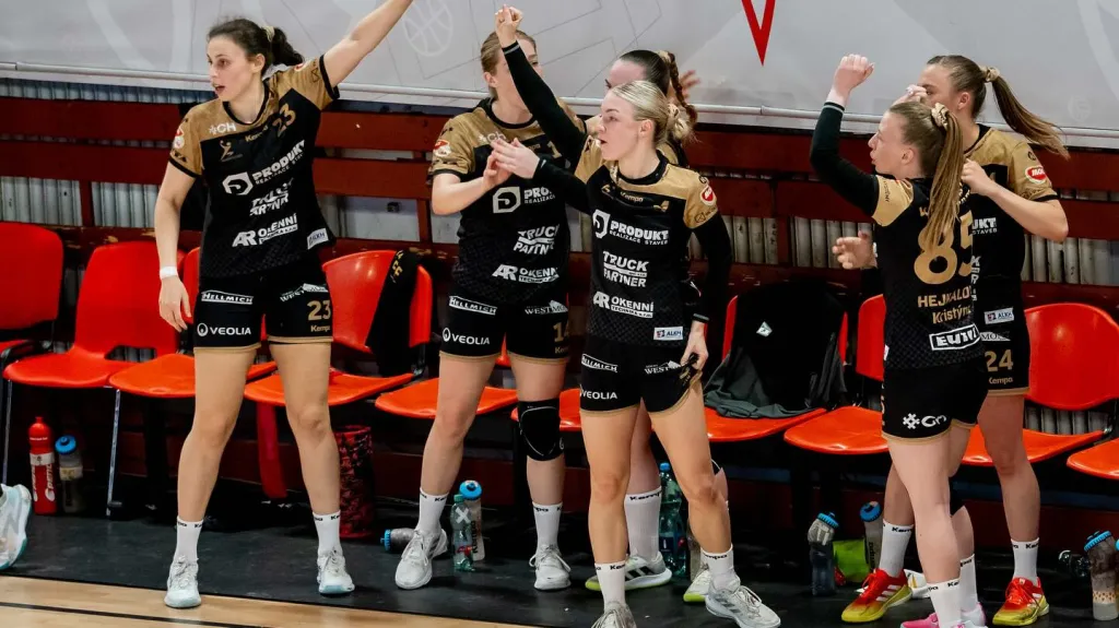 Radost házenkářek Kynžvartu