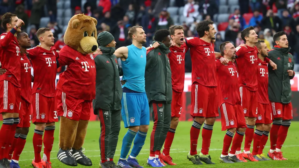 Slavící fotbalisté Bayernu Mnichov