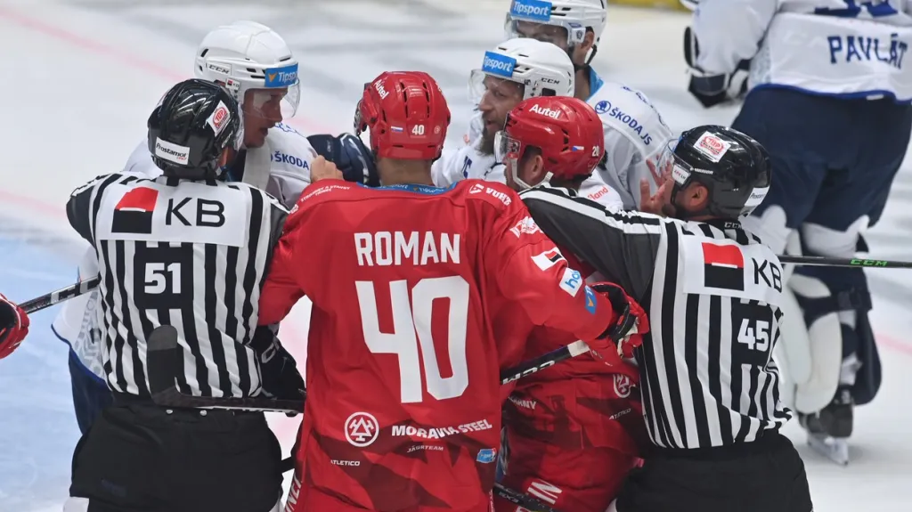 Potyčka v utkání Plzeň – Třinec