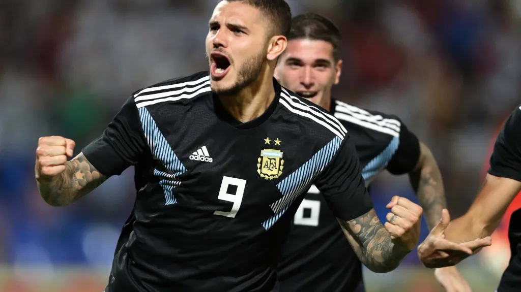 Mauro Icardi se raduje z gólu v dresu Argentiny