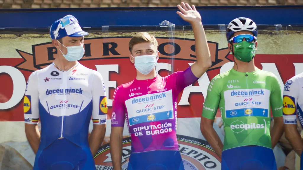 Remco Evenepoel (uprostřed)