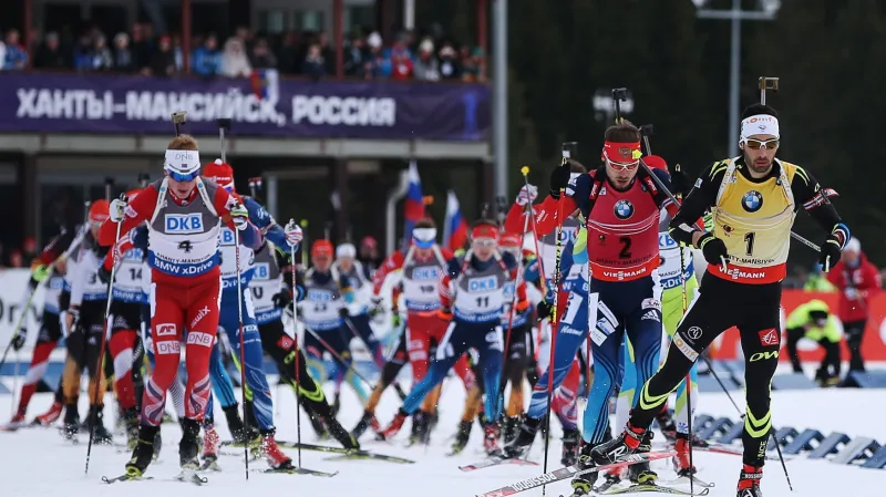 Sestřih závodu s hromadným startem biatlonistů v Chanty Mansijsku