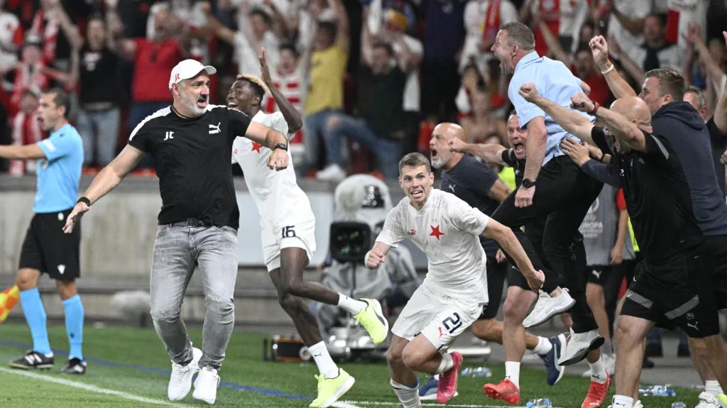 Radost Slavie po gólu do sítě Rakówa