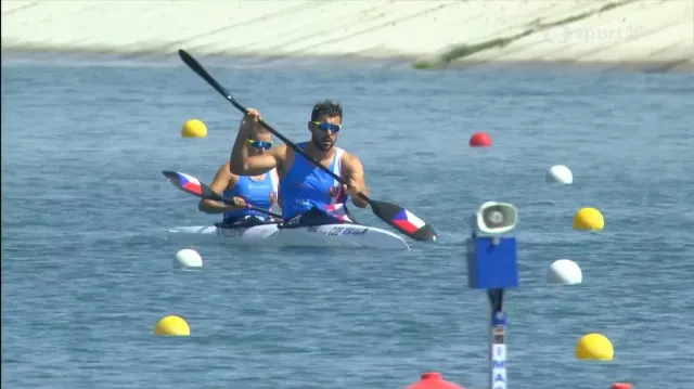 Finále smíšených deblkajaků na 500 metrů s bronzovou posádkou Dostál, Paloudová
