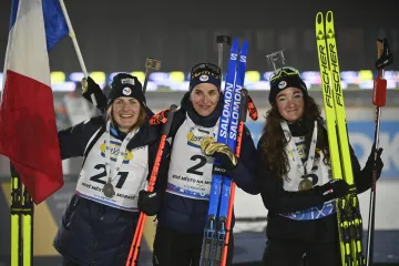 Justine Braisazová-Bouchetová, Julia Simonová, Lou Jeanmonnotová