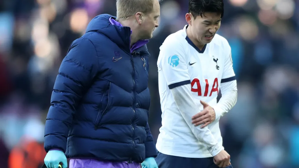 Zranění záložníka Tottenhamu Son Hung-mina