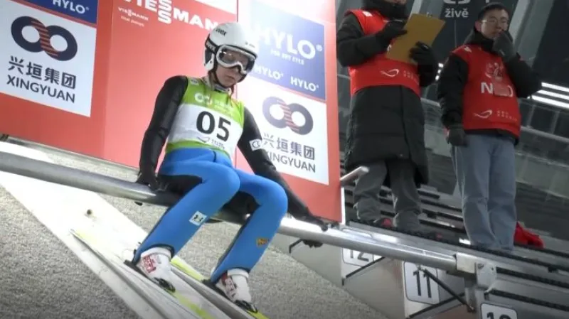 Skok Karolíny Indráčkové ve druhém kole v Čang-ťia-kchou